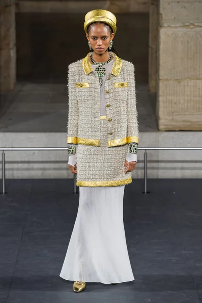 Look 5